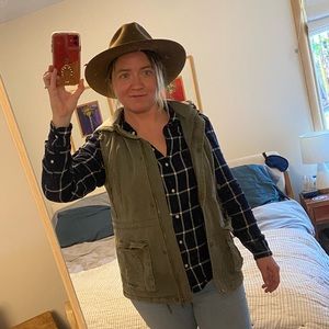 Meet your Posher, Brooke